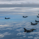 La República de Corea y los Estados Unidos realizan un vuelo de escuadrón de ataque combinado y bombardeos de precisión el 4 de octubre de 2022 en el campo de tiro de Jikdo.